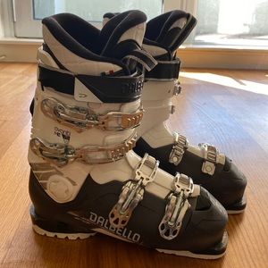 DALBELLO SKI BOOTS